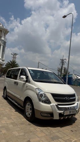 Starex CVX 2010