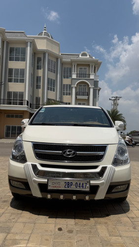 Starex CVX 2010