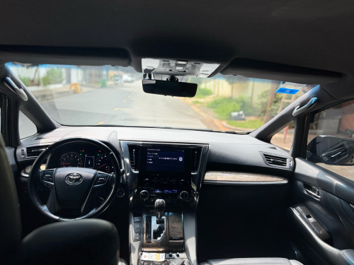 Toyota Alphard 2021