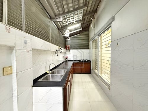 Western-Twin Villa 4 Bedrooms for RENT near AEON Mall 2_Sen Sok