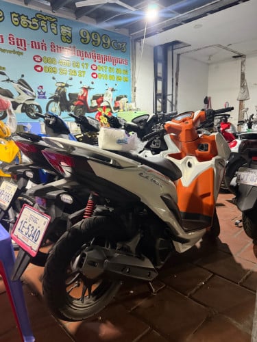 ហាងម៉ូតូសាងសេរីរ័ត្ន មានលក់បង់រំលាស់ម៉ូតូគ្រប់ប្រភេទ លក់ទិញដាច់វ៉ៃដូរគ្រប់សេវាកម្ម