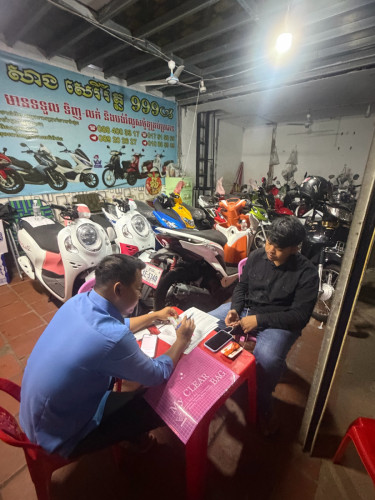 ហាងម៉ូតូសាងសេរីរ័ត្ន មានលក់បង់រំលាស់ម៉ូតូគ្រប់ប្រភេទ លក់ទិញដាច់វ៉ៃដូរគ្រប់សេវាកម្ម