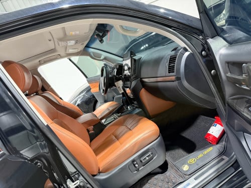 លក់​ 019 Full option Grand turning V6 សាំង​ ម្ចាស់ដេីម​ផ្ទាល់​ ថ្នាំ​សុីនមួយជុំ​ទាំងកាង