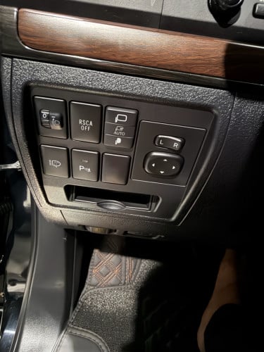 លក់​ 019 Full option Grand turning V6 សាំង​ ម្ចាស់ដេីម​ផ្ទាល់​ ថ្នាំ​សុីនមួយជុំ​ទាំងកាង