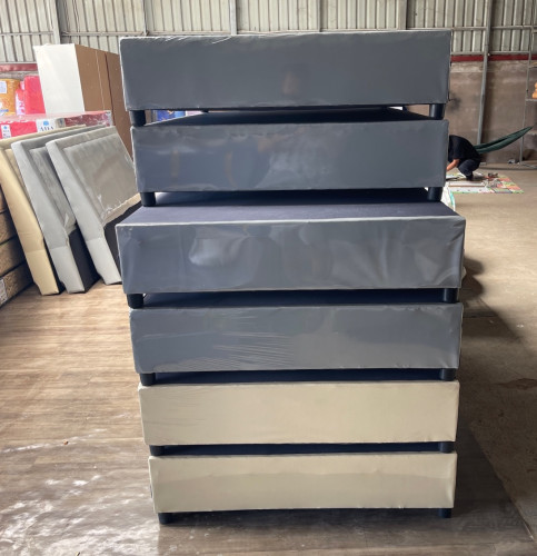 គ្រែ 1.8mx2.0m = 100$   គ្រែ + ពូក កំរាស់2តឹក 1.8mx2.0m =190$