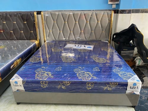 គ្រែ ម៉ូតថ្មី (អត់ចុងជើង)1.8mx2.0m តម្លៃ170$        គ្រែ+ពូក កំរាស់2តឹក តម្លៃ 265$