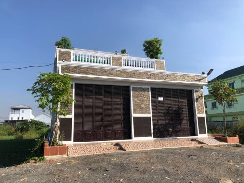 ផ្ទះលំហែលក់បន្ទាប់ តម្លៃ 16**** ចរចាបានបងបង ទំហំ 9m*27