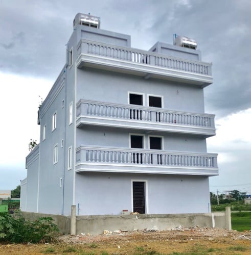 ផ្ទះលំហែលក់បន្ទាប់ តម្លៃ 16**** ចរចាបានបងបង ទំហំ 9m*27