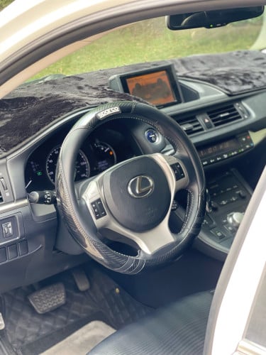 លក់ CT 200H ឆ្នាំ 2011 Full Premium