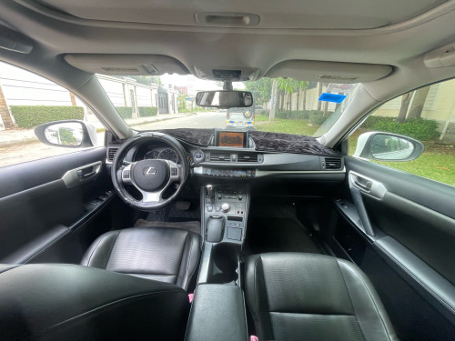 លក់ CT 200H ឆ្នាំ 2011 Full Premium