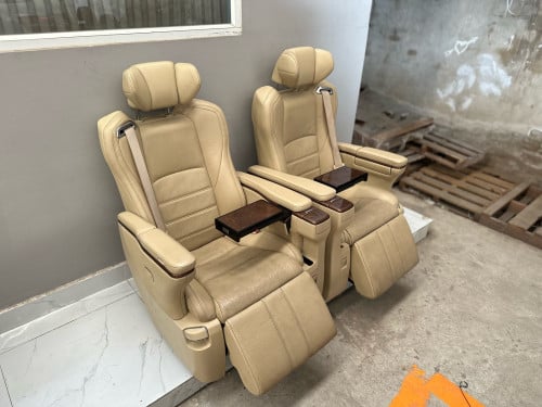 កៅអីធំស៊ីន មានតុ ( EXECUTIVE LOUNGE ) = $2XXX