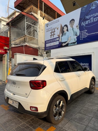 ឡានលក់ Hyundai Venue 2021