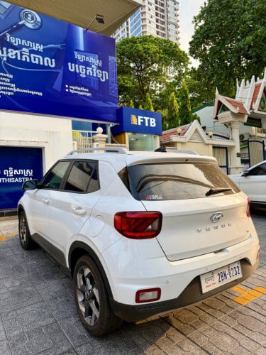 ឡានលក់ Hyundai Venue 2021