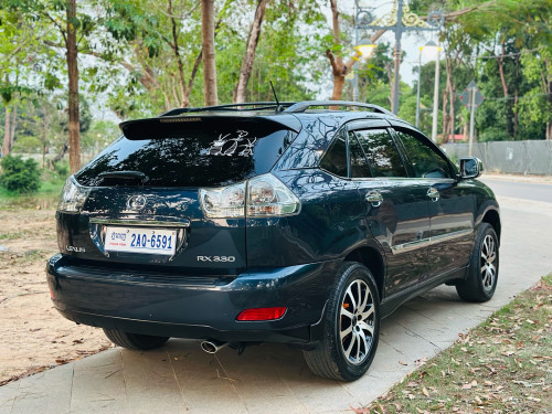 សួរស្តីខ្ញុំចង់លក់ឡានLexusRX330ឆ្នាំ2004ប៉ុង1Half Full Optionតំលៃ18900$ចរចារប្រភេទឡានស្អាតរៀបចំហើយ