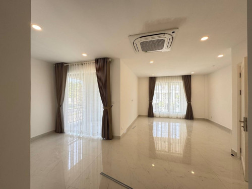 ឃ្វីន ll លក់បន្ទាន់នៅបុរីជិបម៉ុងហ្គ្រេនស៊ីធីភ្នំពេញ