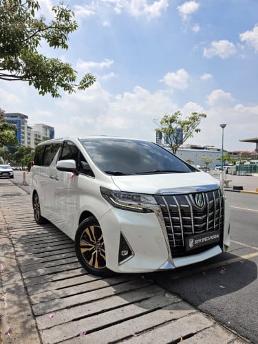 លក់បន្ទាន់! Toyota Alphard Executive Lounge 2019 (V6 Specs Russia)
