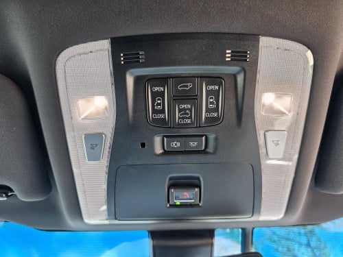 លក់បន្ទាន់! Toyota Alphard Executive Lounge 2019 (V6 Specs Russia)