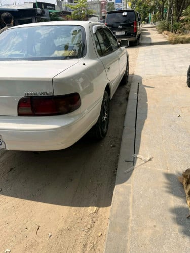 ឡានលក់toyota Camry 95