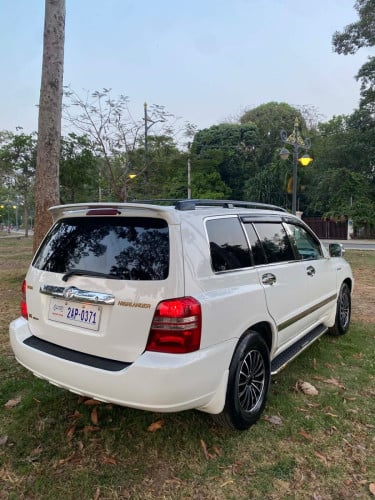ជំរាបសួរបងប្អូនខ្ញុំចង់លក់ឡានToyota Hilanderឆ្នាំ2002ប៉ុង2FullLimitedJBLតំលៃ13900$តឡានវិញថ្មី