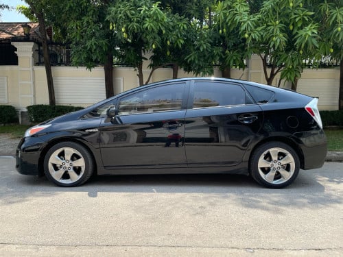 លក់Toyota Prius Persona Option 3 ឆ្នាំ​ 2013