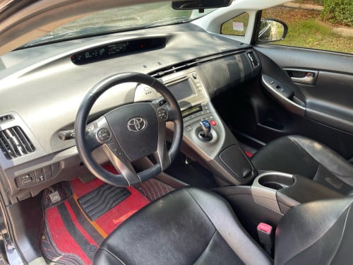លក់Toyota Prius Persona Option 3 ឆ្នាំ​ 2013