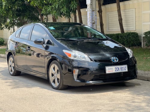 លក់Toyota Prius Persona Option 3 ឆ្នាំ​ 2013