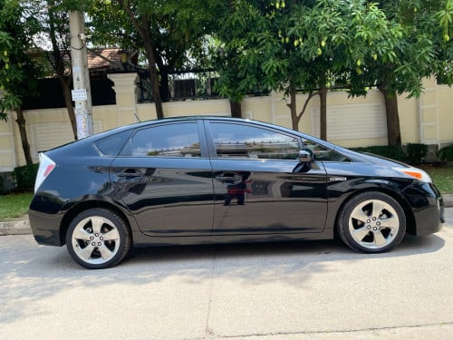 លក់Toyota Prius Persona Option 3 ឆ្នាំ​ 2013
