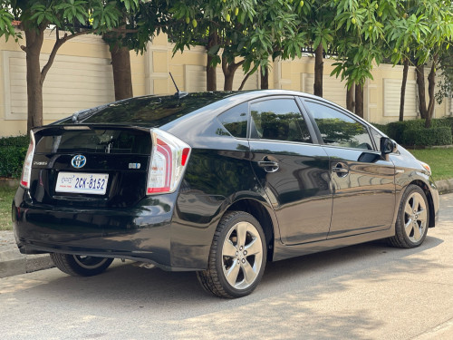 លក់Toyota Prius Persona Option 3 ឆ្នាំ​ 2013