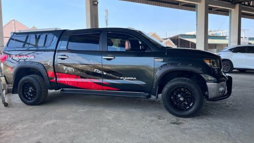 ខ្ញុំត្រូវការលក់ឡាន ម៉ាក់ Toyota Tundra ផលិតឆ្នាំ2007