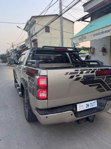 08 លីមីធីត ហ្វូល