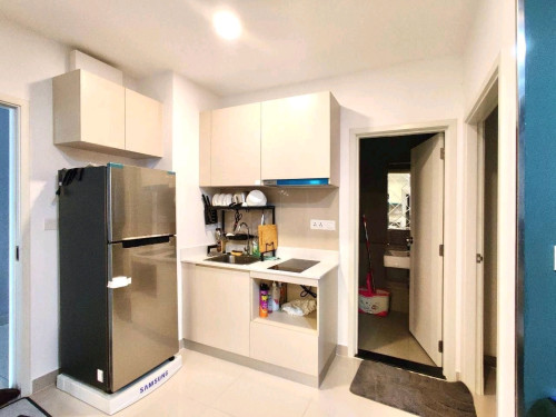 2 Bedroom Condo for Rent The Park Land TK
