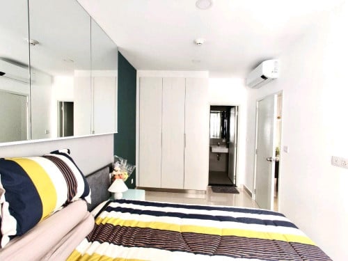2 Bedroom Condo for Rent The Park Land TK