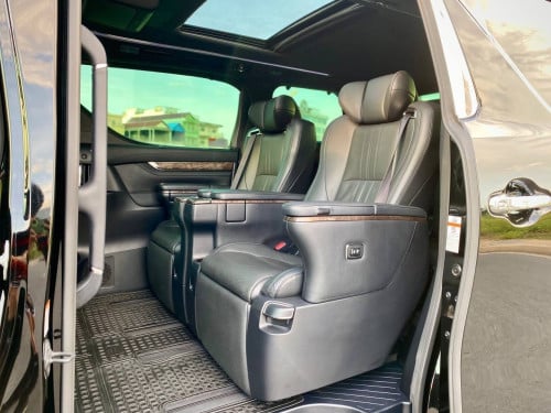 2020 Toyota Alphard Exclusive Lounge v6 Russia