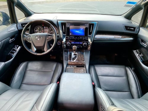 2020 Toyota Alphard Exclusive Lounge v6 Russia