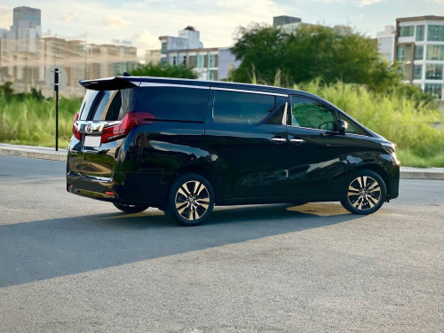 2020 Toyota Alphard Exclusive Lounge v6 Russia