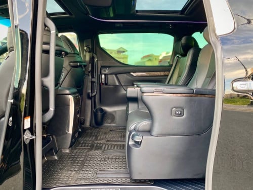 2020 Toyota Alphard Exclusive Lounge v6 Russia