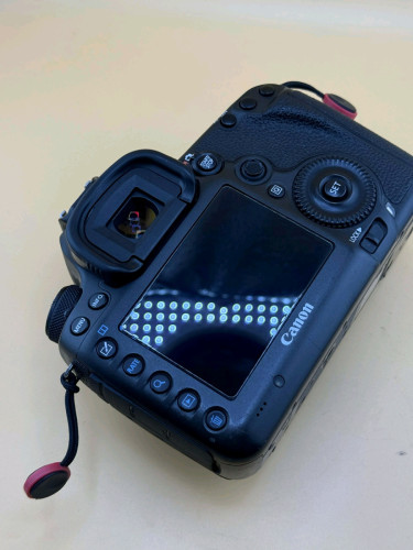 Canon 5Ds សែនសឺទំហ៊ំធំរហូតដល់50មេហ្គាភិចសែល
