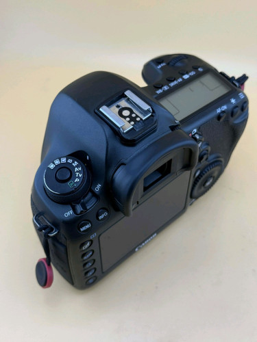 Canon 5Ds សែនសឺទំហ៊ំធំរហូតដល់50មេហ្គាភិចសែល