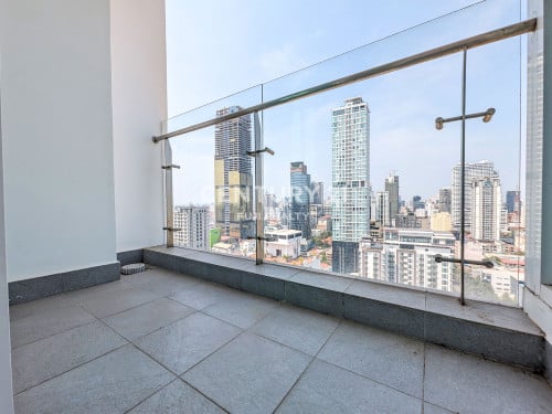Corner Higher Floor 1bedroom for Rent at J-Tower 1