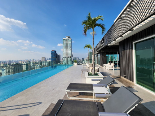 Corner Higher Floor 1bedroom for Rent at J-Tower 1