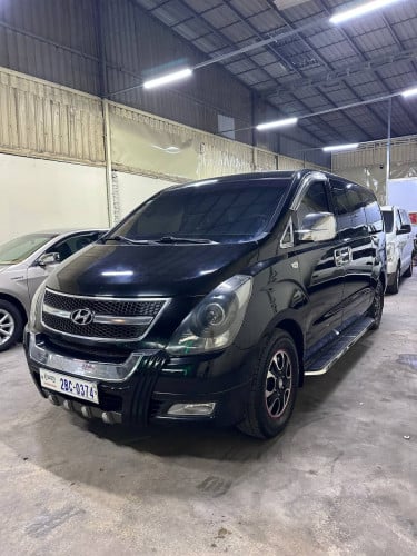 Grand Starex CVX ឆ្នាំ2011 h/full