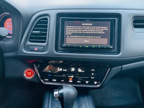 Honda HRV SUV  I-VTEC Econ អេក្រង់​ ថាច់​ស្រ្គីន
