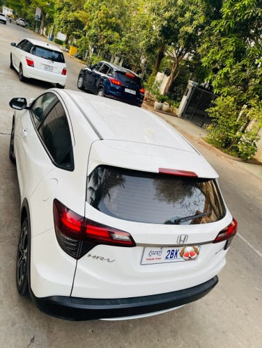 Honda HRV SUV  I-VTEC Econ អេក្រង់​ ថាច់​ស្រ្គីន