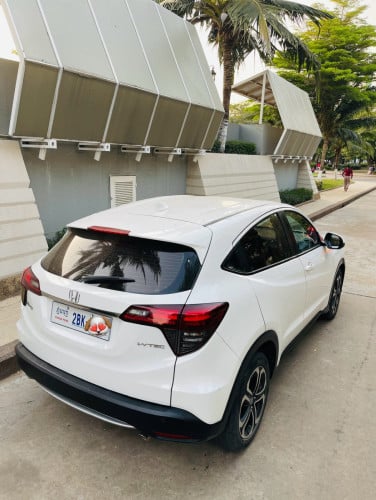 Honda HRV SUV  I-VTEC Econ អេក្រង់​ ថាច់​ស្រ្គីន