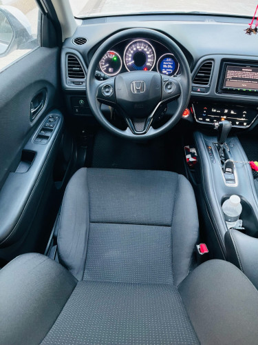 Honda HRV SUV  I-VTEC Econ អេក្រង់​ ថាច់​ស្រ្គីន