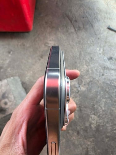 iPhone 16 pro max XA សុំណុំណែន  full box អេក្រង់ដូចរូប