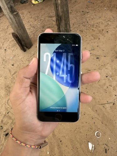 (លក់បាត់ហេីយ)iphone se2 64g zin all អត់មានជាប់អីទាំងអស់