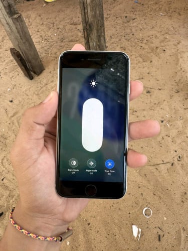 (លក់បាត់ហេីយ)iphone se2 64g zin all អត់មានជាប់អីទាំងអស់
