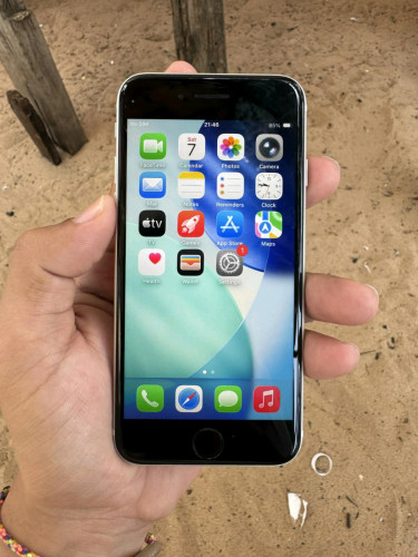 (លក់បាត់ហេីយ)iphone se2 64g zin all អត់មានជាប់អីទាំងអស់