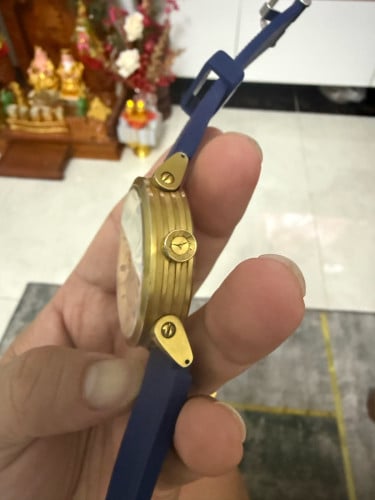 Klassy watch